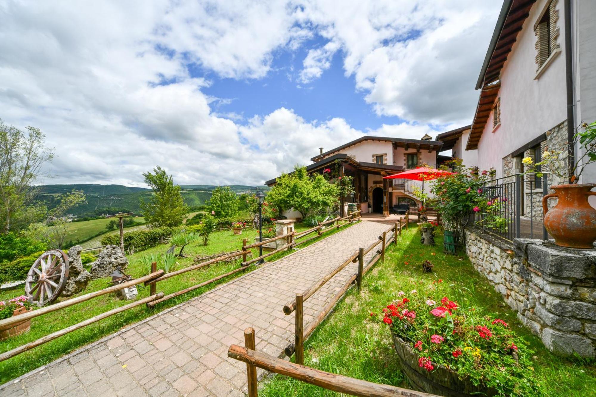 Agriturismo Valle Tezze Cascia Eksteriør bilde